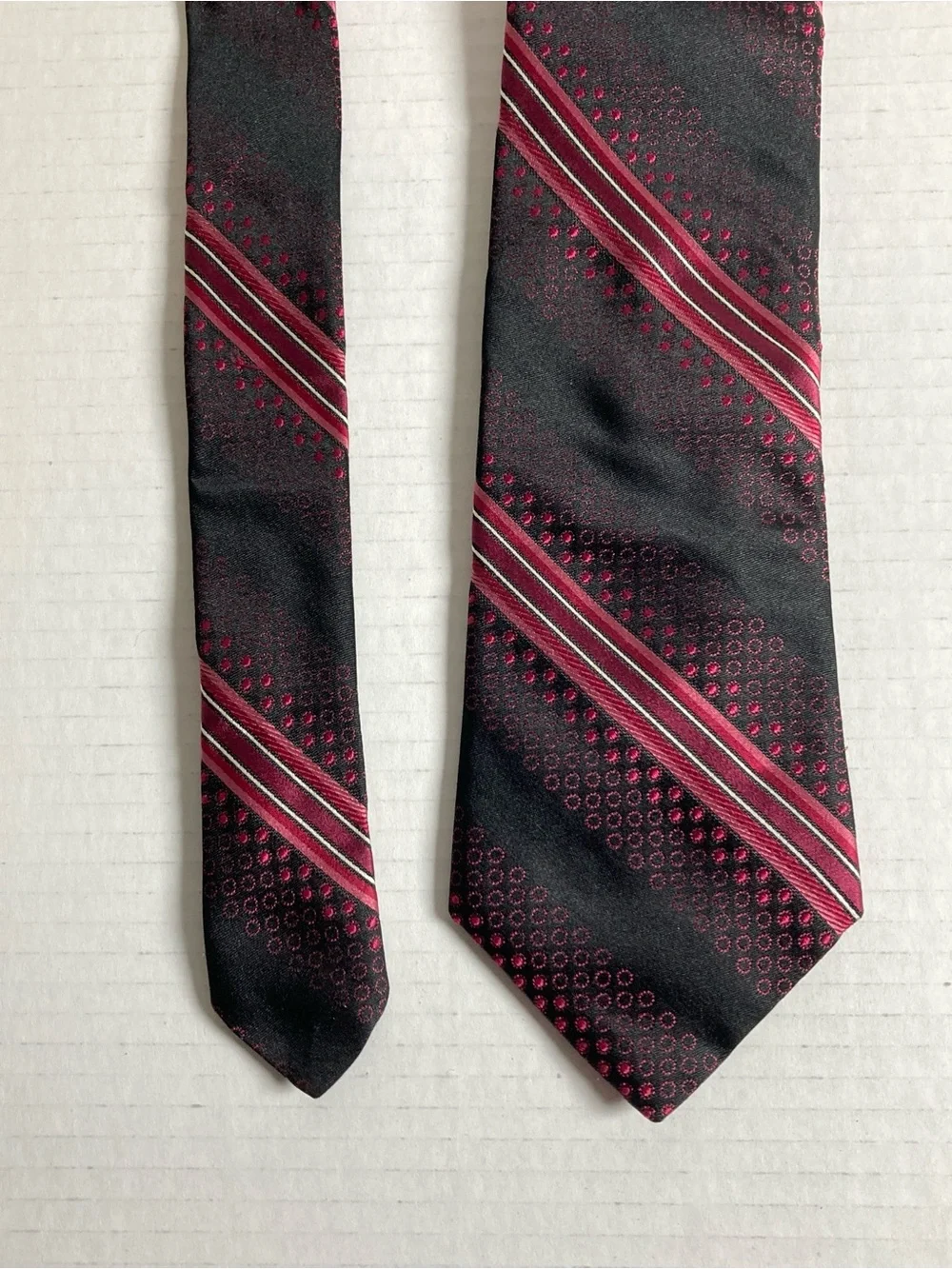 Ted Baker London Mens 100% Silk Tie Black Red Made in USA